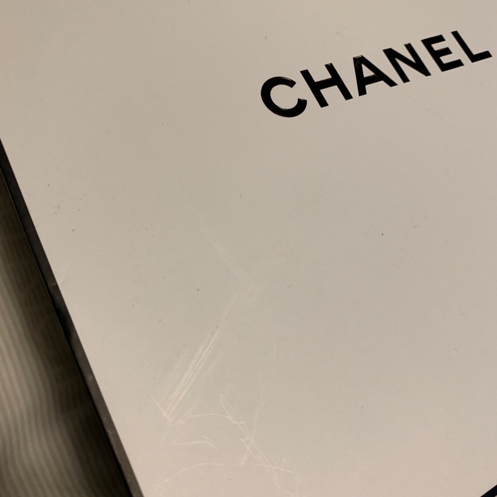 Empty Chanel Box - Picture 3 of 6